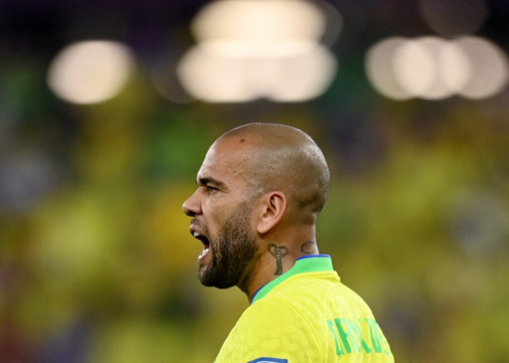 Daniel Alves durante partida