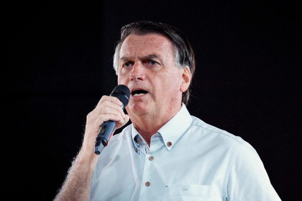 Bolsonaro discursa