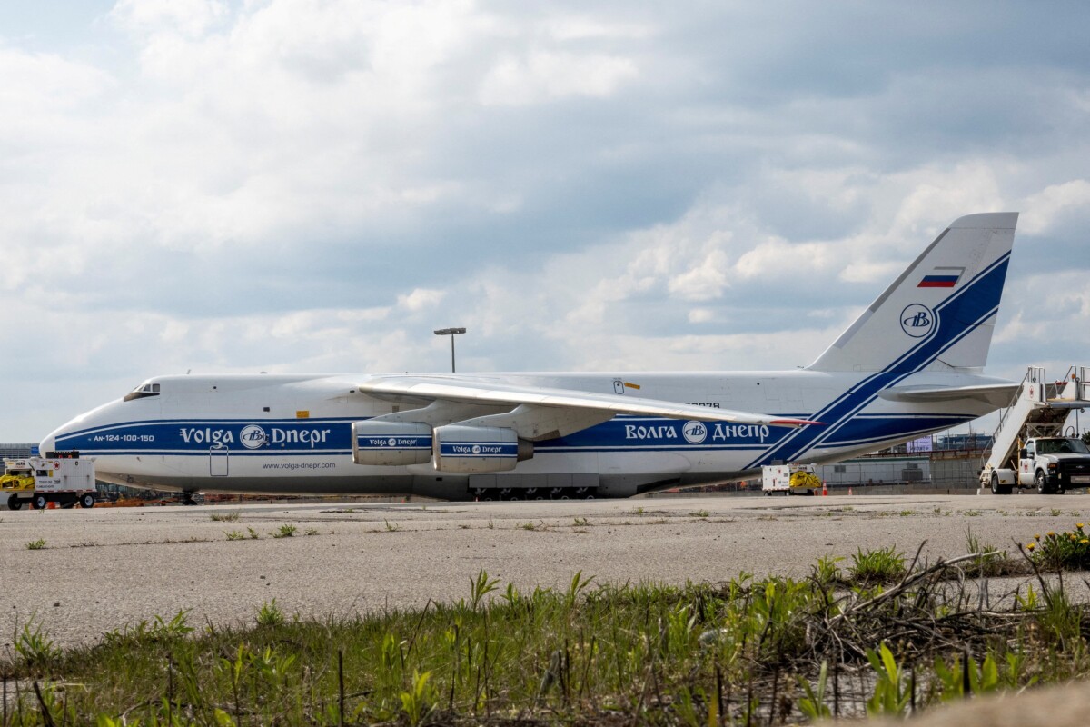 Avião Antonov 124